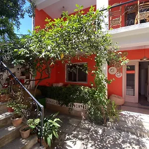 tirana-coliving.hotels-in-tirana.com/